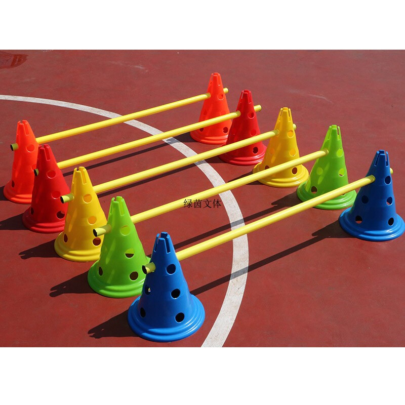 足球篮球标志桶 障碍物 路障 雪糕筒标志杆 幼儿园跳杆组合跨栏架视频