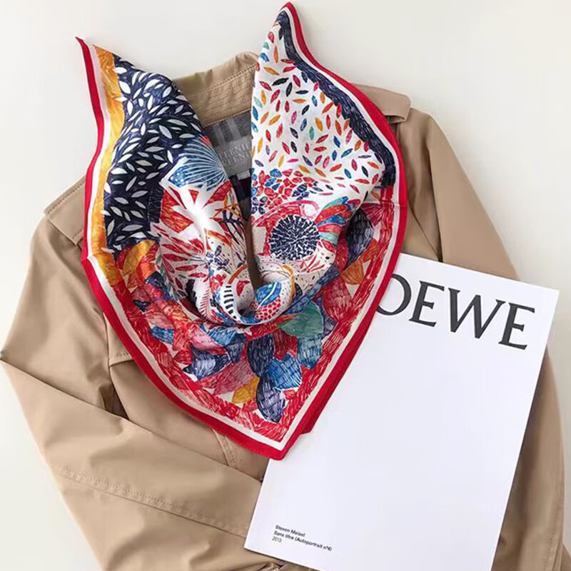 丝语棠 毕加索涂鸦二件套 款式随机 (1.桑蚕丝丝巾*1;2.毕加索指甲剪7件套装*1)高清大图