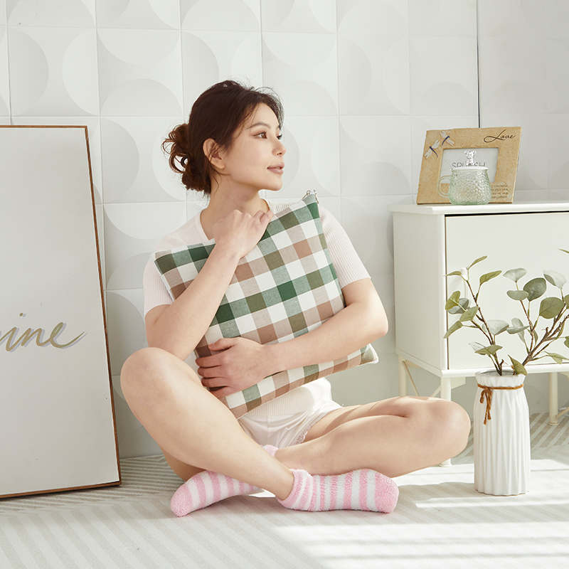 恒源祥 HYX048ZX全棉靠垫被-蓝棕格靠垫40*40cm 打开100*150cm高清大图