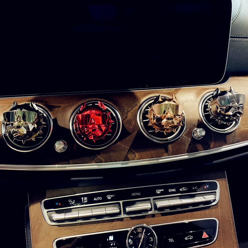 敬平韩国香氛车用恶霸狗头车内香薰车载法斗出风口香水汽车斗牛犬摆件