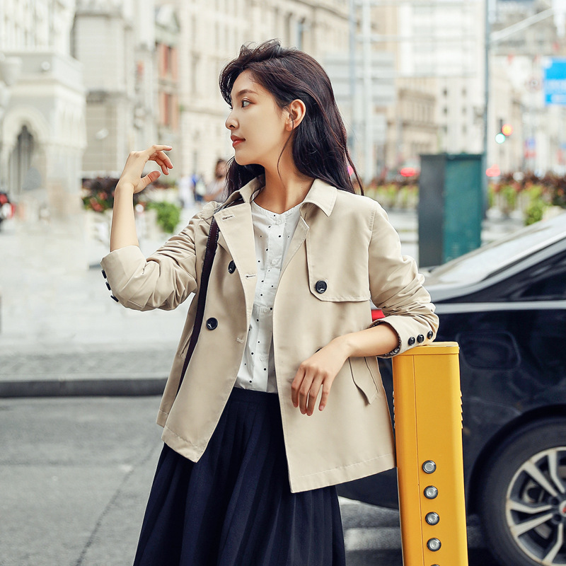 风衣女短款_短款风衣搭配图片女