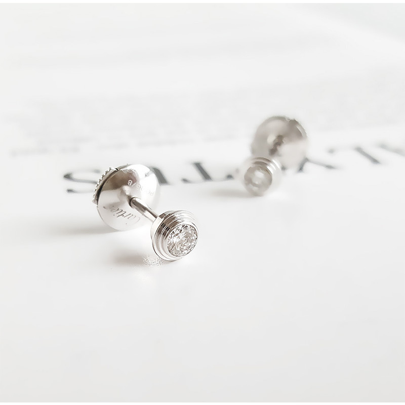 正品卡地亚cartier18k白金镶026ct钻石耳钉一对卡地亚钻石耳钉