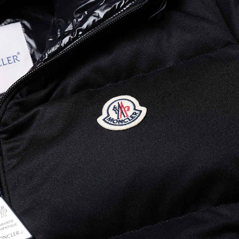 盟可睐蒙口moncler男士宽松版sanbesan鹅绒连帽羽绒服外套1a00237899r