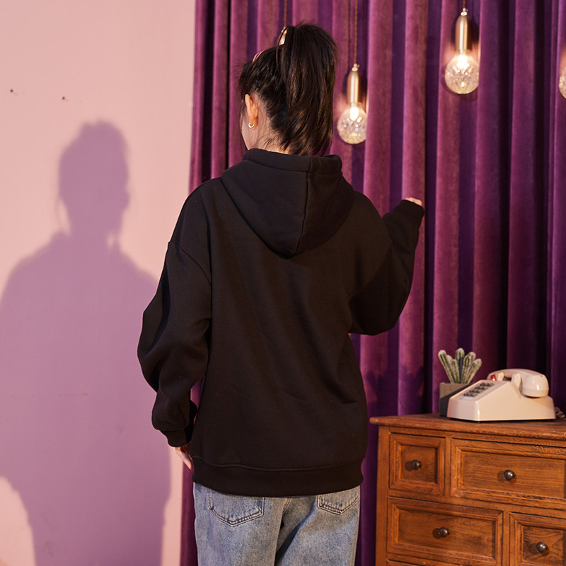 唐狮春新款套头连帽卫衣女胸前印花字母大口袋宽松休闲