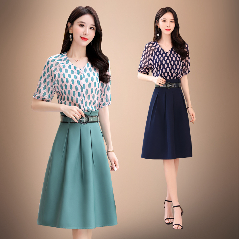 欧洲站2021正品新款洋气印花真丝连衣裙夏季时尚优雅v领不规则百褶大