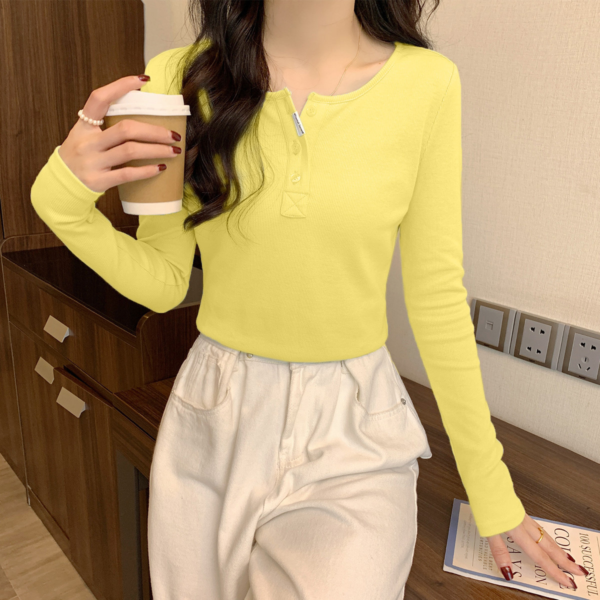 [1折价29.9元叠加优惠券]唐狮春季打底衫女新款韩版修身显瘦圆领纽扣内搭纯色流行百搭高清大图