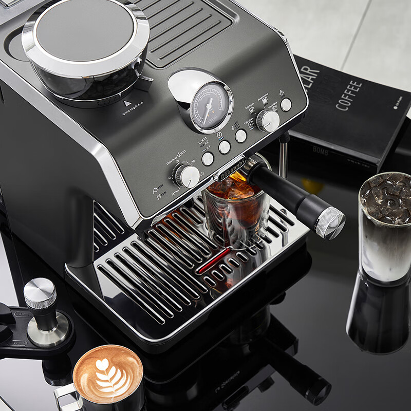 德龙(Delonghi)咖啡机 骑士系列半自动咖啡机 冷萃技术 意式家用 一体式研磨器 EC9255.BK 黑色