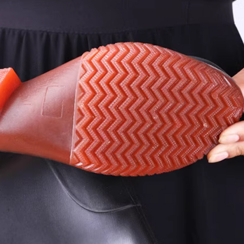 艾克心 加厚防水捞鱼带靴子连体全身防水衣 牛皮纹120丝(手套款)(推荐款)黑色44码(单位:套)