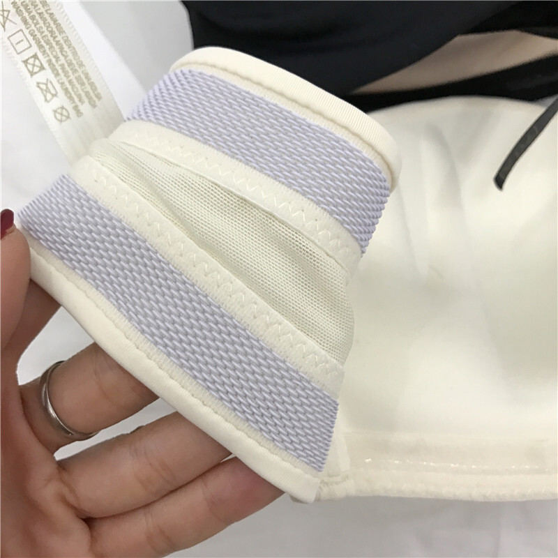 韩蕾丝内衣胸罩无肩带文胸隐形拢无痕胸贴婚纱礼