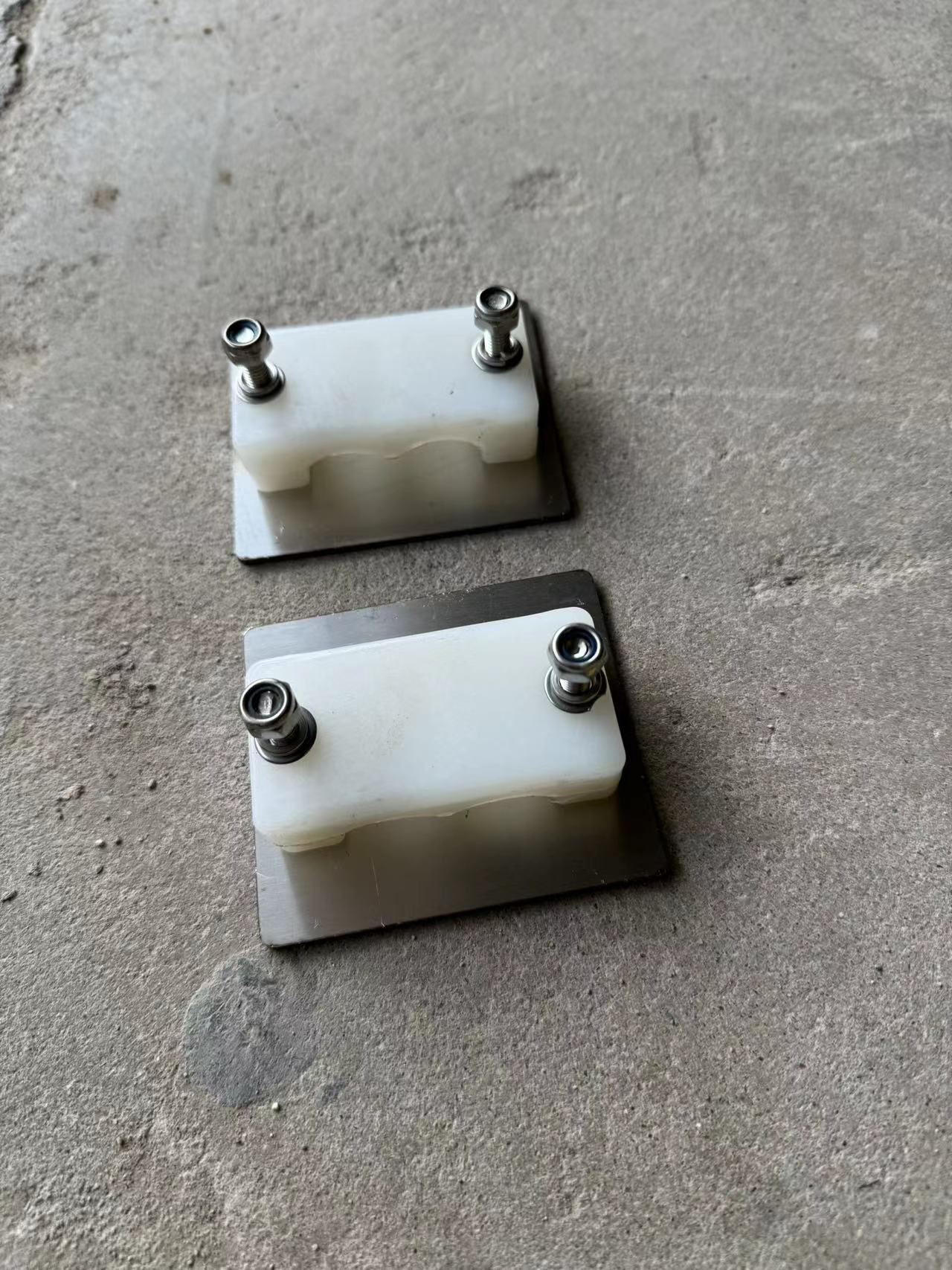 胶粘固定卡100*70*2mm高清大图