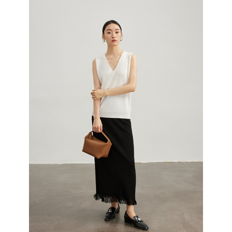 新澳100羊毛V领针织背心女装2025春季新款时尚叠穿马甲女宽松上衣