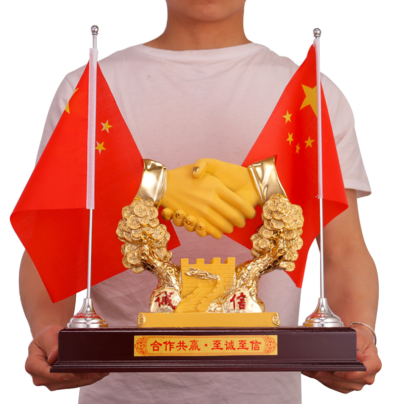 美帮汇公司办公室工艺品开业礼品摆件办公桌合作共赢握手定制商务送老板高清大图