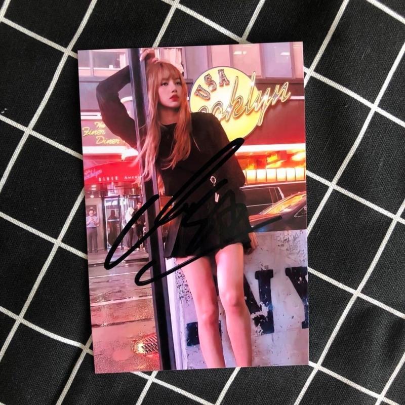 随机款blackpinklisa亲笔签名照lisa签名照送女朋友送同学lisa毕业