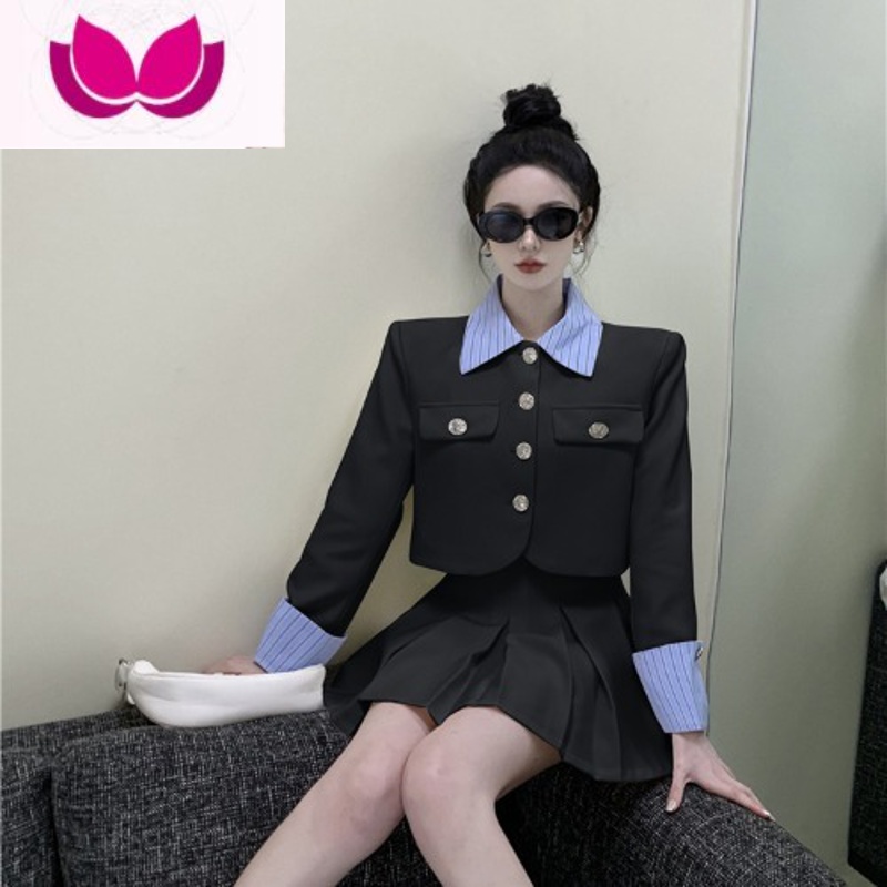 七斓女春季新款气质撞色条纹拼接西装外套+高腰百褶半身裙小褶色装西 S 黑色