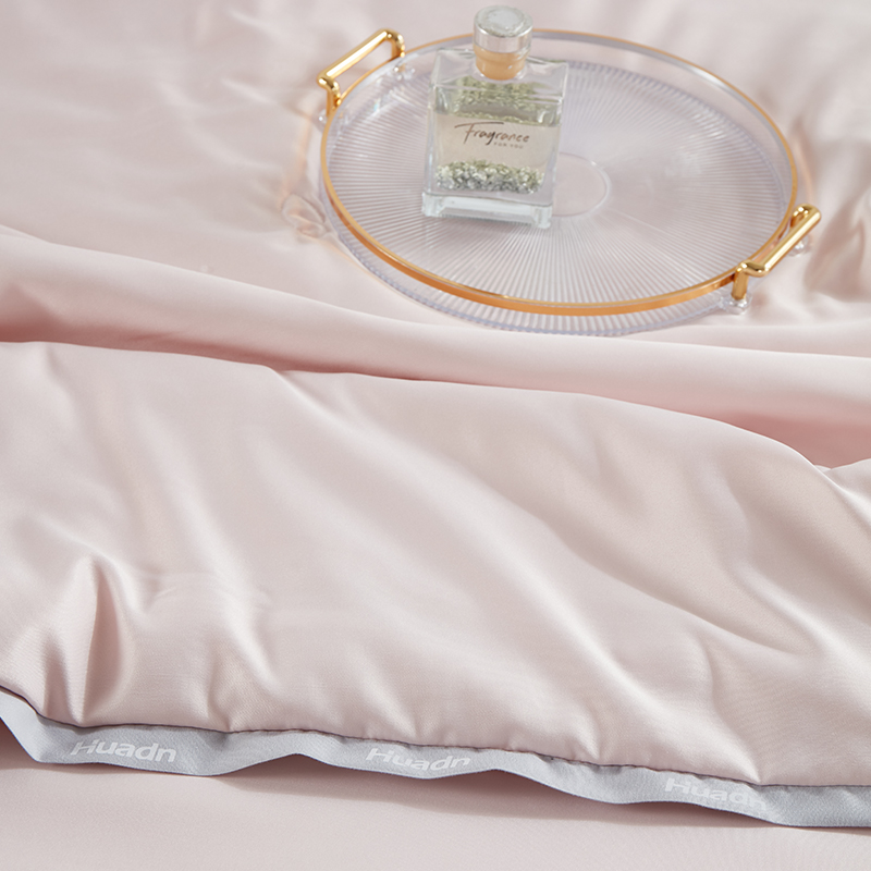 金丝莉(KINTHERI) 雪蚕匠心柔肤被 JB-1917 180×210cm高清大图