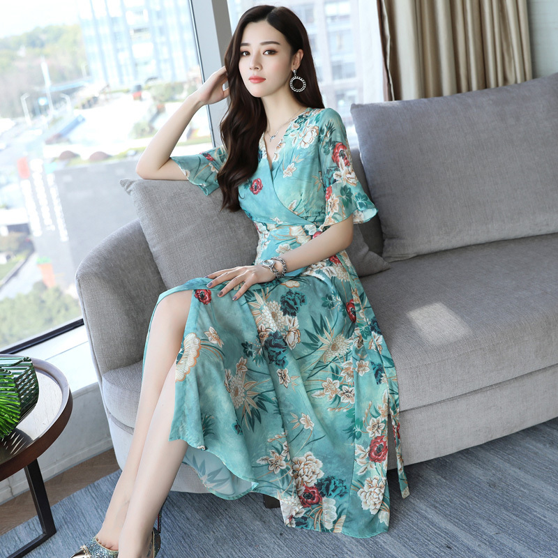 沙滩裙女夏装2018新款海边度假复古温柔仙女印花长裙雪纺连衣裙子