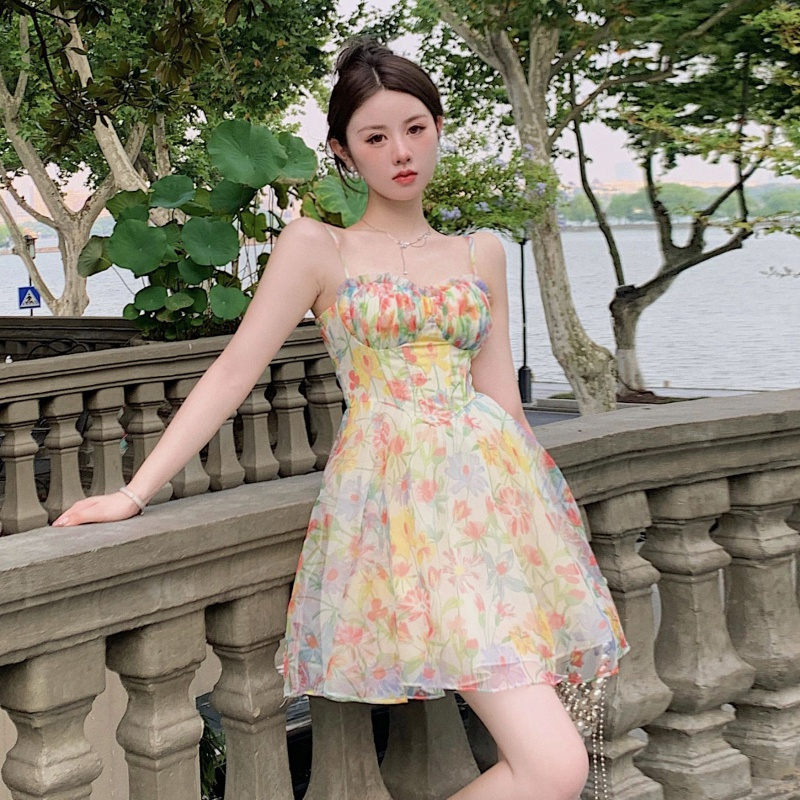 权小威新款碎花连衣裙女夏季短款收腰a字裙气质性感抹胸吊带纱裙