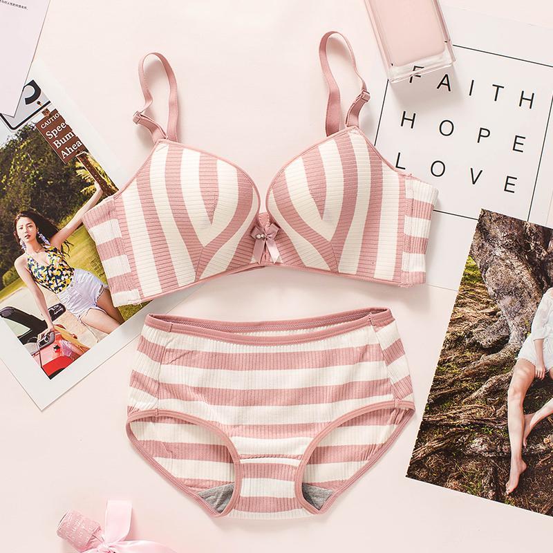 服装鞋帽>内衣>文胸套装>个人店其他品牌>个人店其他品牌文胸套装>800