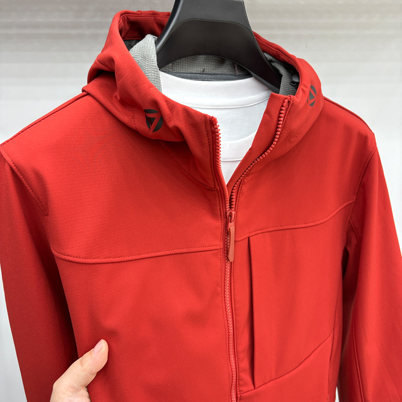 三防户外软壳通勤冲锋衣男女同款夹克秋冬时尚连帽加厚保暖外套男