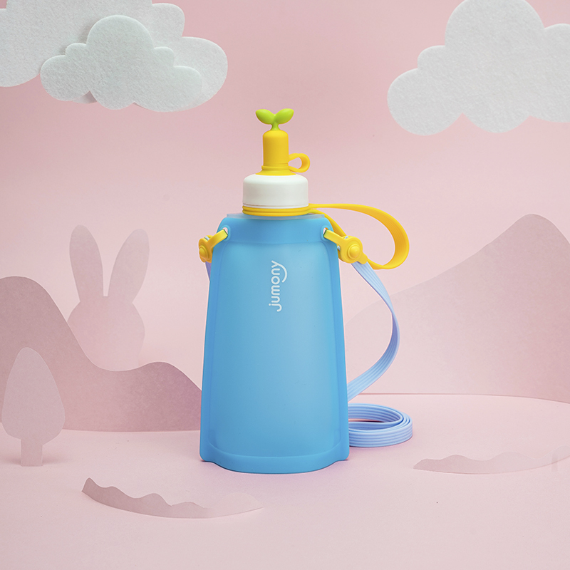 Sillymann 朱莫妮儿童宝宝折叠水壶便携背带水杯 300ml 蓝色 铂金硅胶