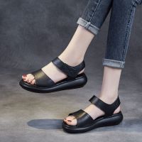 真软皮凉鞋女夏季平底2021新款厚底百搭露趾休闲女士中年妈妈 黑色 38