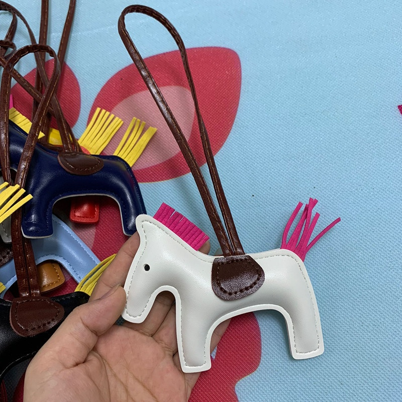 家同款经典pu流苏小马包包挂件可爱女士手提包挂饰男女汽车挂件白色