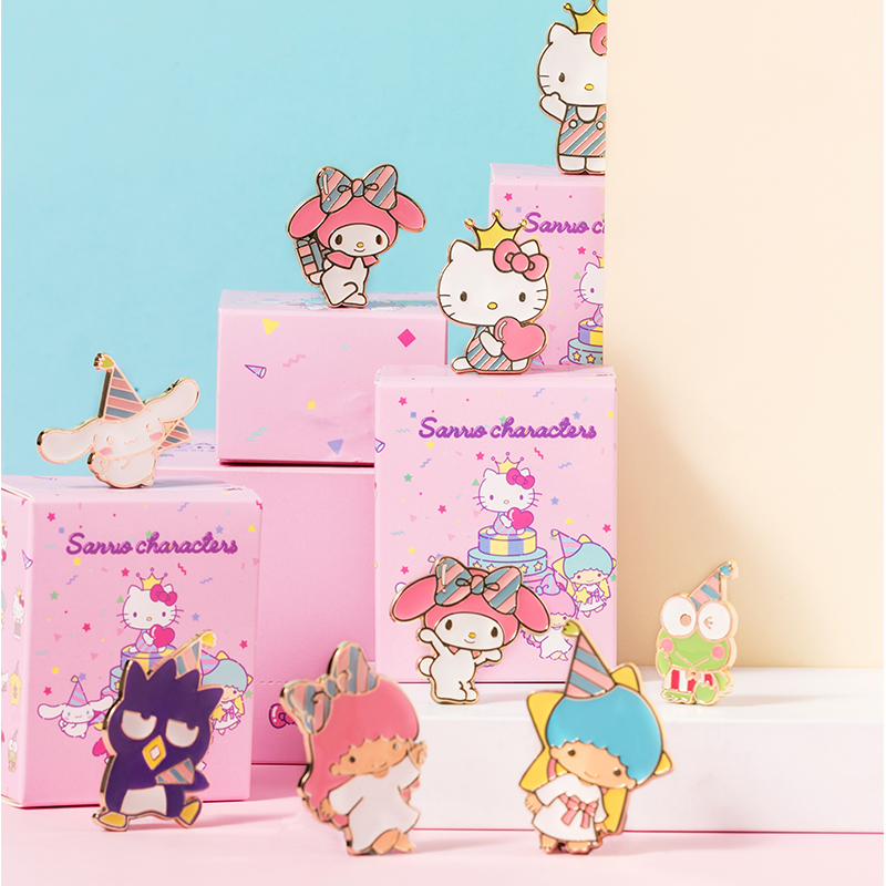 名创优品(miniso) Sanrio Characters派对系列盲盒徽章服饰趣味配件创意玩偶