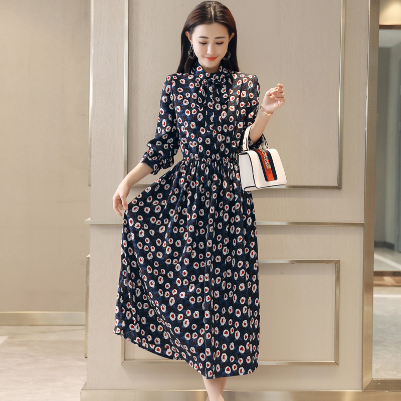 印花连衣裙女装长裙女士秋装新品时尚韩版系带修身碎花长款裙子潮