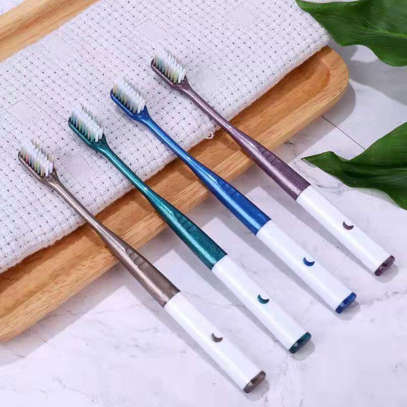 高档牙刷软毛成人小头细毛竹炭牙刷黑白情侣家用套装便携批发价 炫彩2支