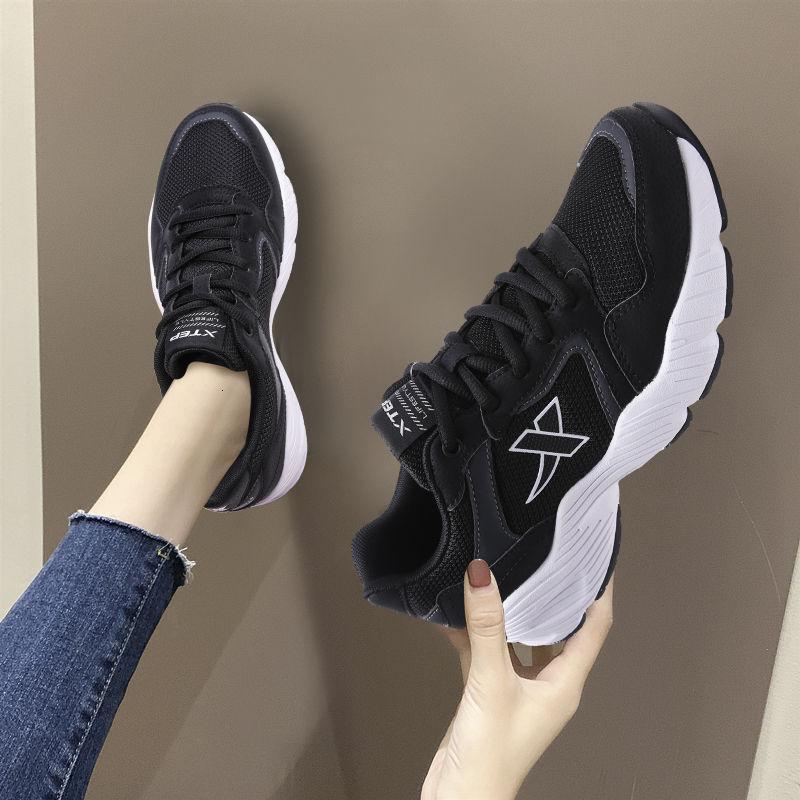 特步女鞋跑步鞋秋季新款网面透气老爹鞋休闲鞋运动鞋女