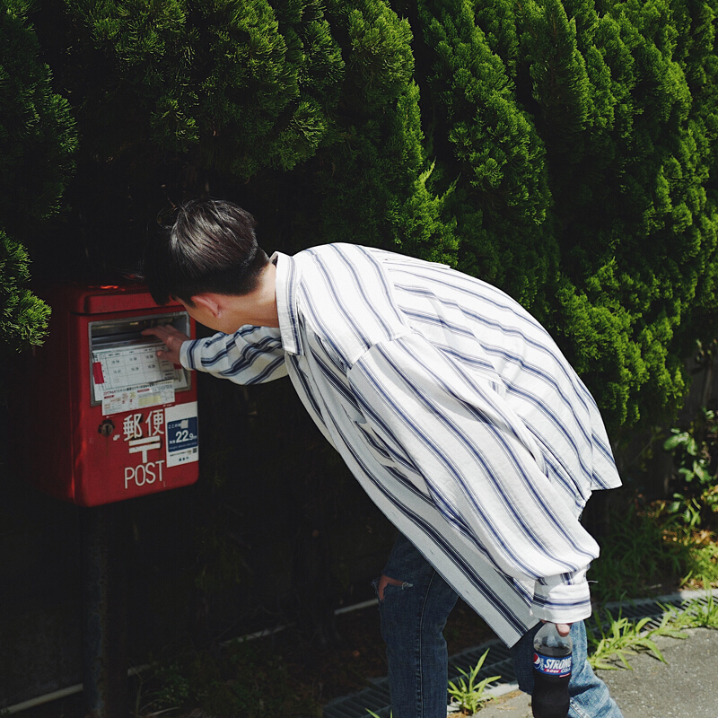 春款韩版蓝白条纹衬衫男2018薄款外套男士休闲衬衣潮白色