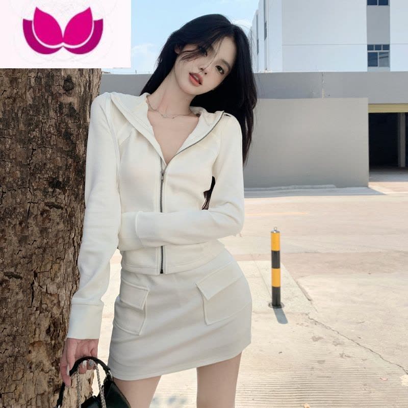 七斓纯欲风白色休闲运动套装女秋季短款连帽开衫外套包臀半身裙套图片