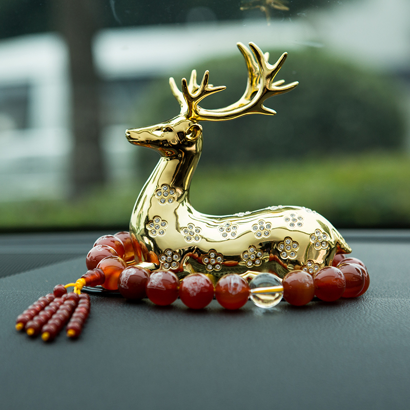 一路平安鹿汽车摆件车内创意鹿一鹿平安车载香水汽车装饰饰品男女