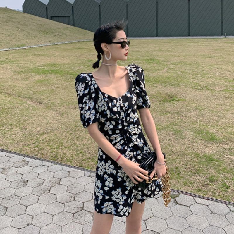 小雏菊泡泡袖连衣裙女2021春夏新款法式桔梗A字方领雪纺碎花裙子图片