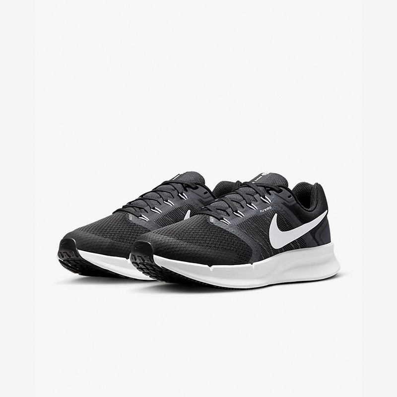 Nike Run Swift 3 减震防滑耐磨 低帮 跑步鞋 女款 黑色 DR2698-002