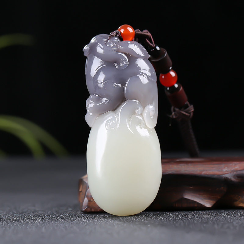 纳福新疆和田玉貔貅手把件烟紫白玉仿古把玩件天然玉石