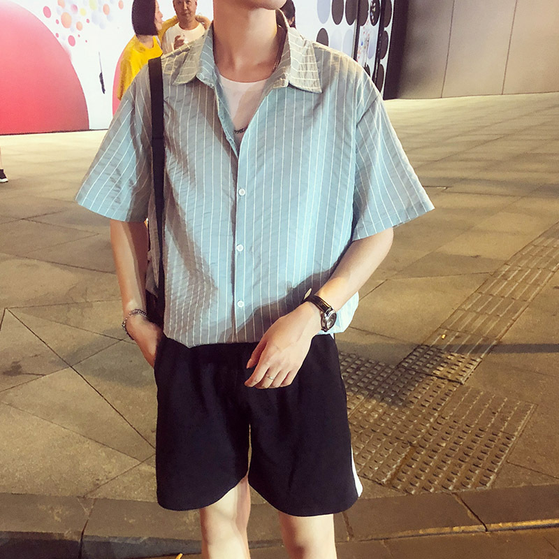 夏款气质的衣服韩版情侣条纹短袖衬衫男生港风bf宽松衬衣时尚