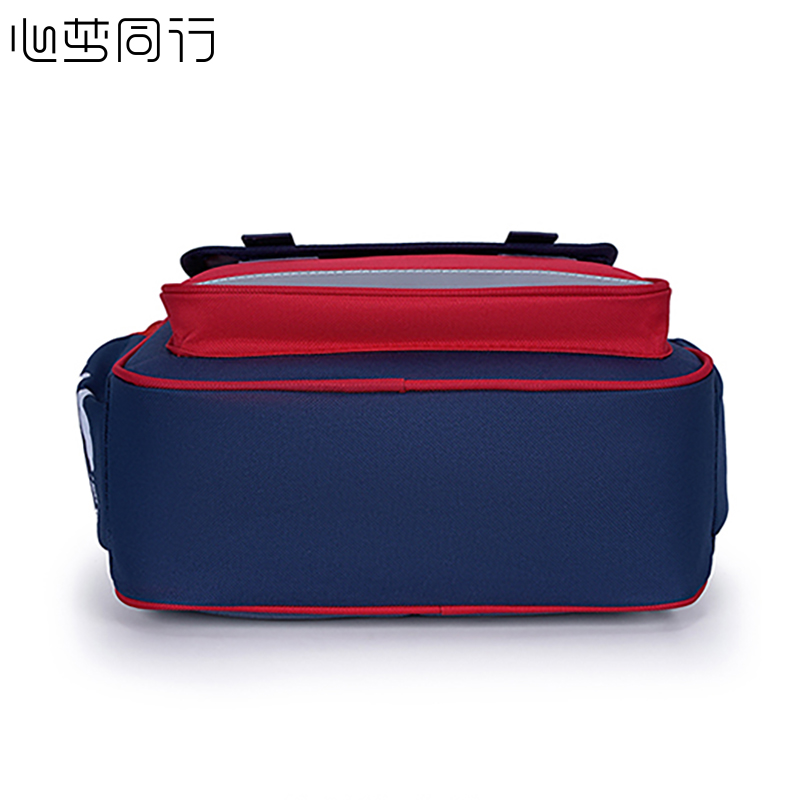 心梦同行 大容量儿童书包小学生双肩背包 2206/个高清大图