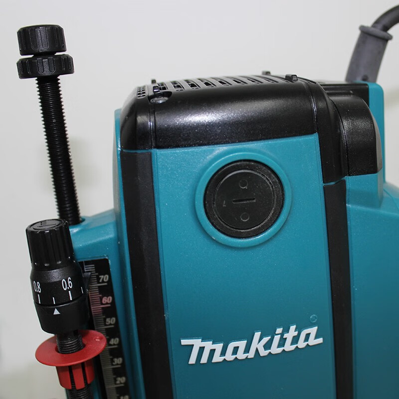 牧田(MAKITA)RP1800修边机插电电木铣1/2雕刻机手提木工刨压刨机砧板菜板1850W