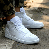 耐克AIR Jordan 1 MID 美国直邮正品 AJ1乔1男子新欢运动休闲中帮篮球鞋