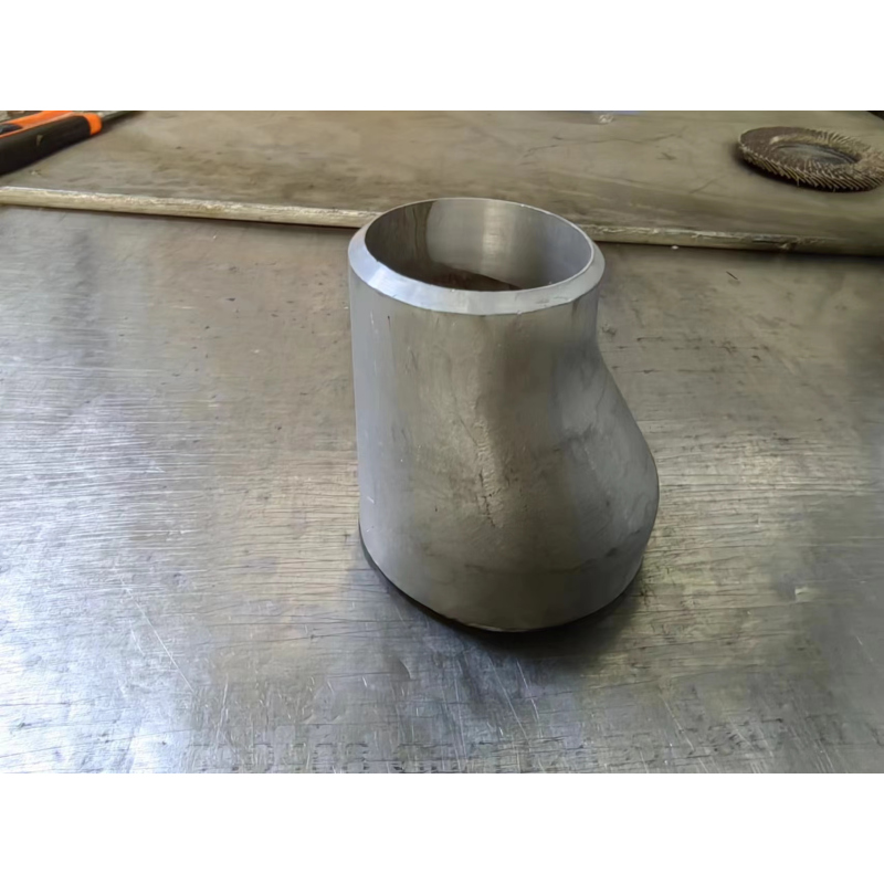 圣天 304不锈钢钢板焊制异径管 PN16 DN200×150