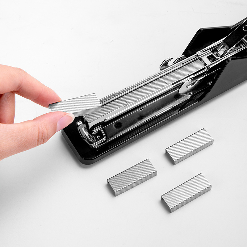 得力deli0468大号省力型订书机黑色送12号订书针1盒适配12订书钉可装