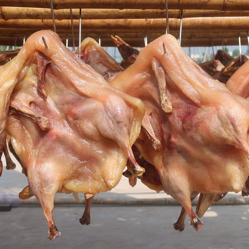 整只农家风干咸鸭特产板鸭腊鸭手工腌制腊肉腊味