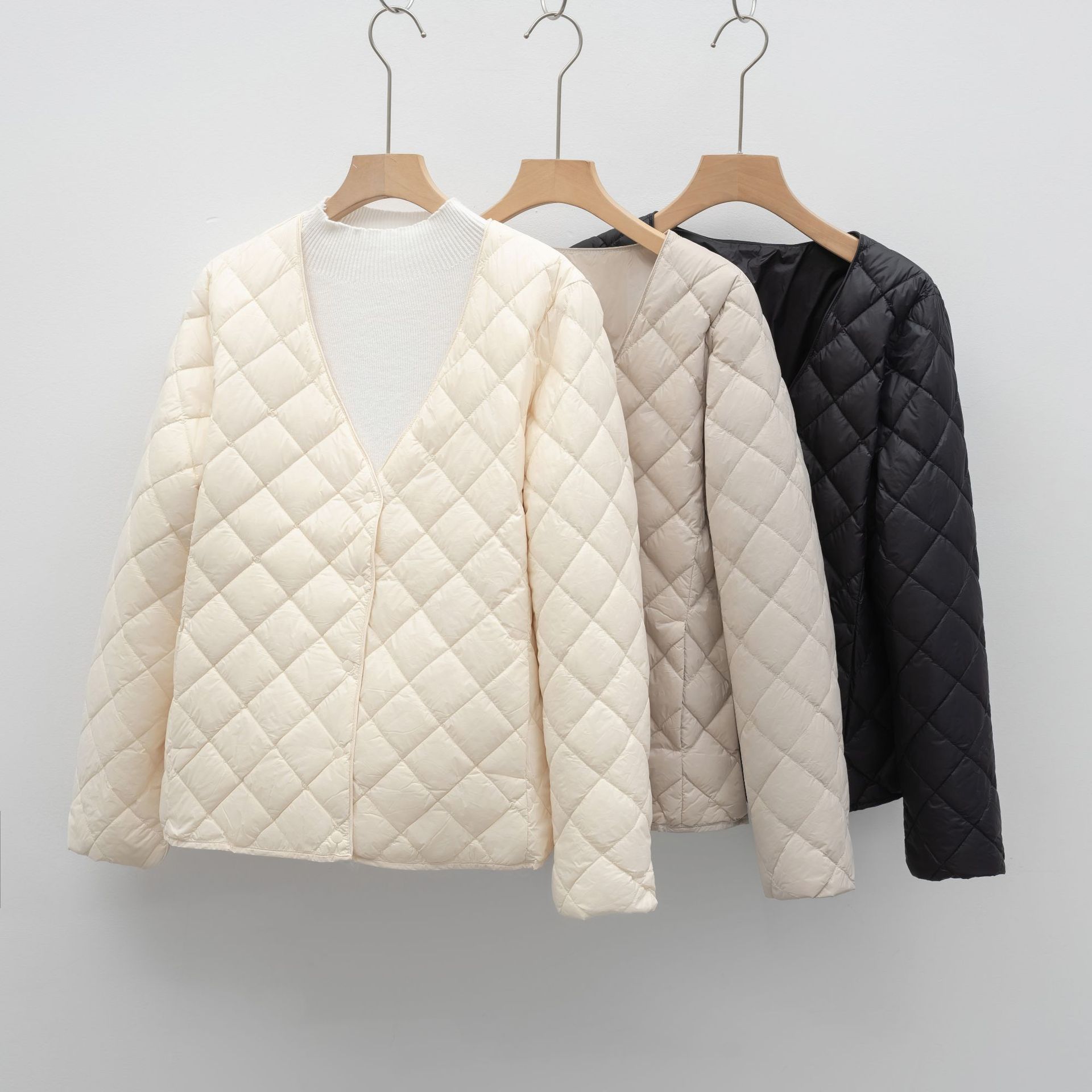 羽绒内胆新国标90绒秋冬轻薄羽绒服女V领内搭外穿外套高清大图