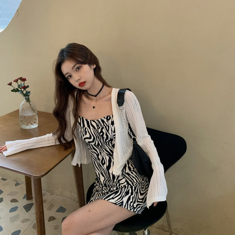 春夏薄款防晒开衫2021年新款性感斑马纹吊带裙夜店连衣裙子两件套