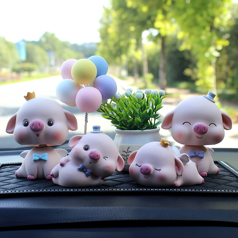 敬平汽车摆件创意个性摇头小猪公仔车载车内装饰用品摆件可爱男女三口