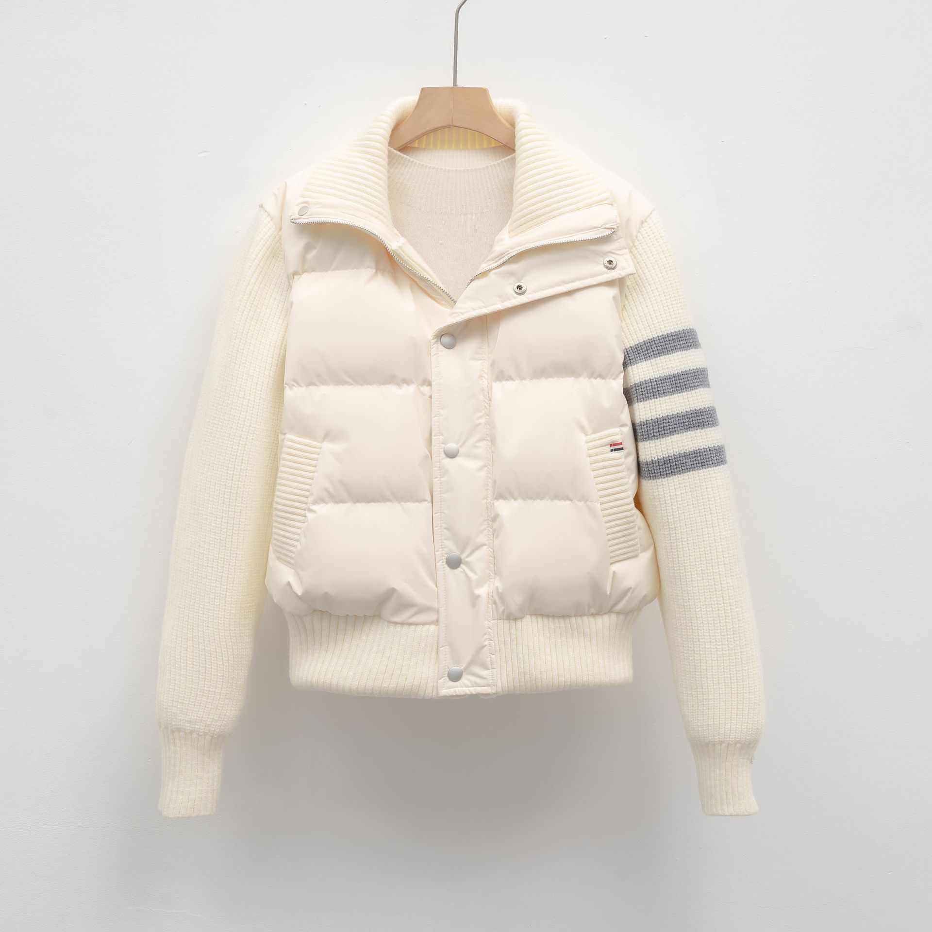 90绒新国标鸭绒新款针织拼接条纹轻薄羽绒服短款外套女高清大图