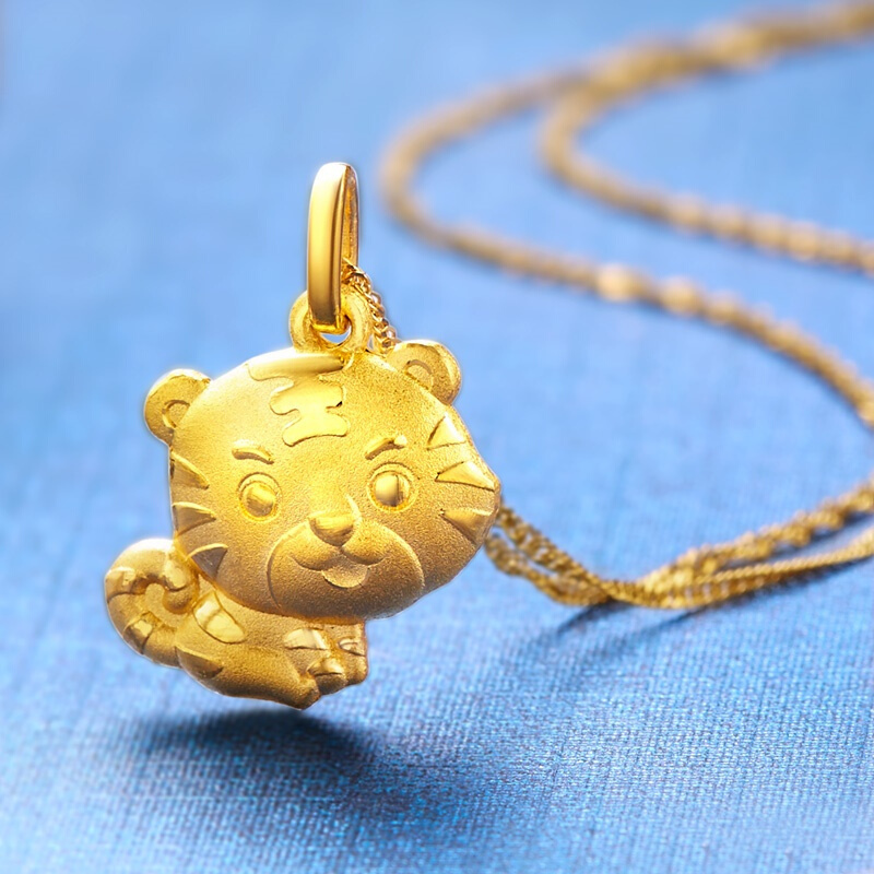周大福q版十二生肖智勇虎足金黄金吊坠计价工费128元f199495