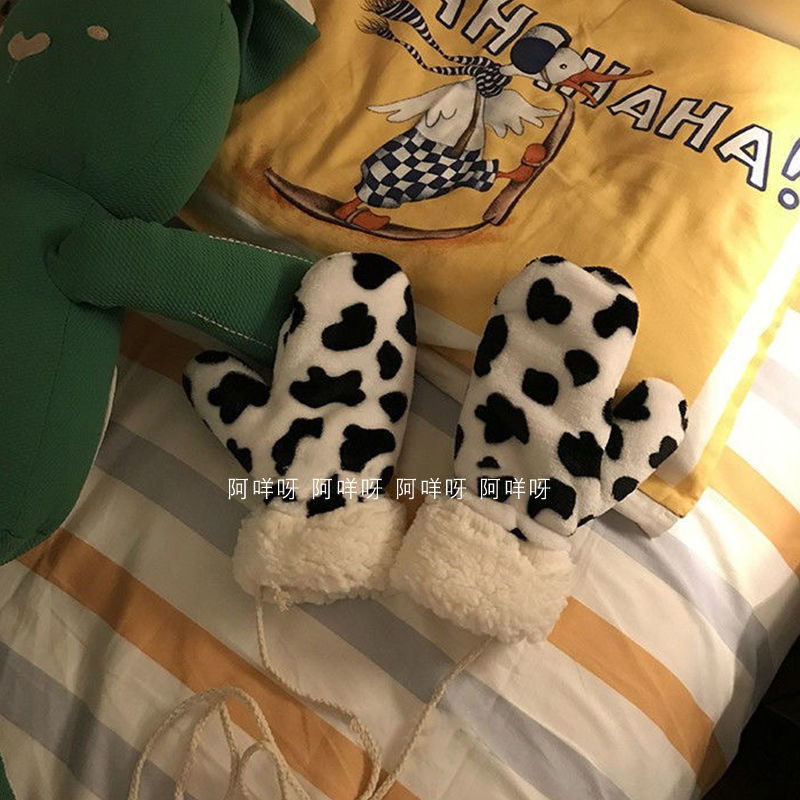 少女心奶牛斑马纹挂脖手套女ins冬季潮加绒加厚连指手套保暖防风 奶牛手套