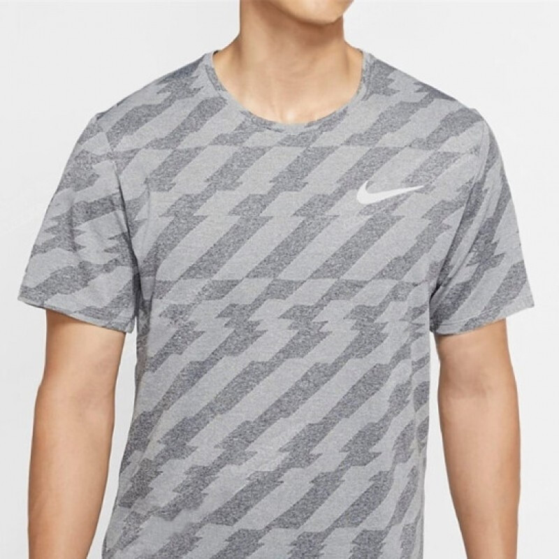 耐克 Nike 运动t恤nike耐克男装夏季新款运动服跑步训练健身舒适透气圆领短袖t恤cu5458 010 D 价格图片品牌报价 苏宁易购爱淘运动专营店